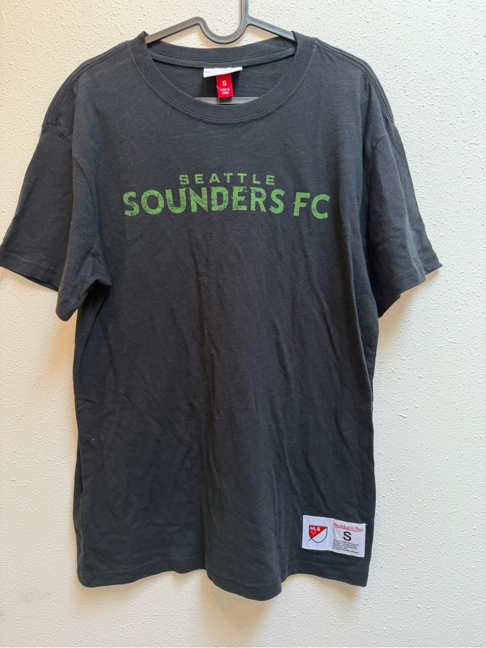 Mitchell & Ness Black Seattle Sounders FC tshirt